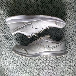 Nike Core Motion TR 2 Sneakers